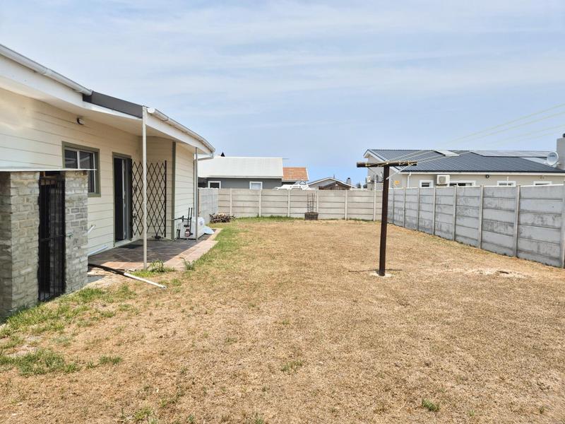 3 Bedroom Property for Sale in Perlemoenbaai Western Cape